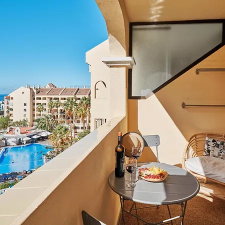 Castle Harbour Apartament