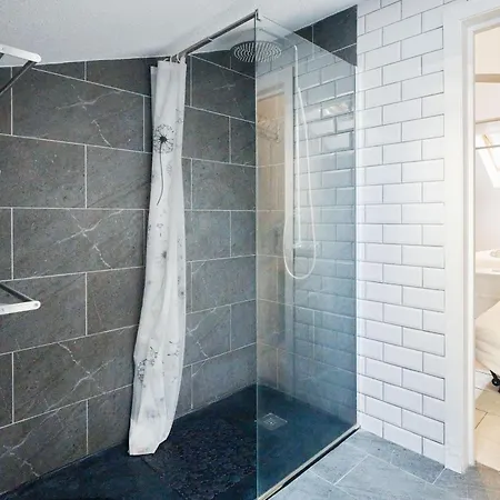 Castle Harbour Apartment